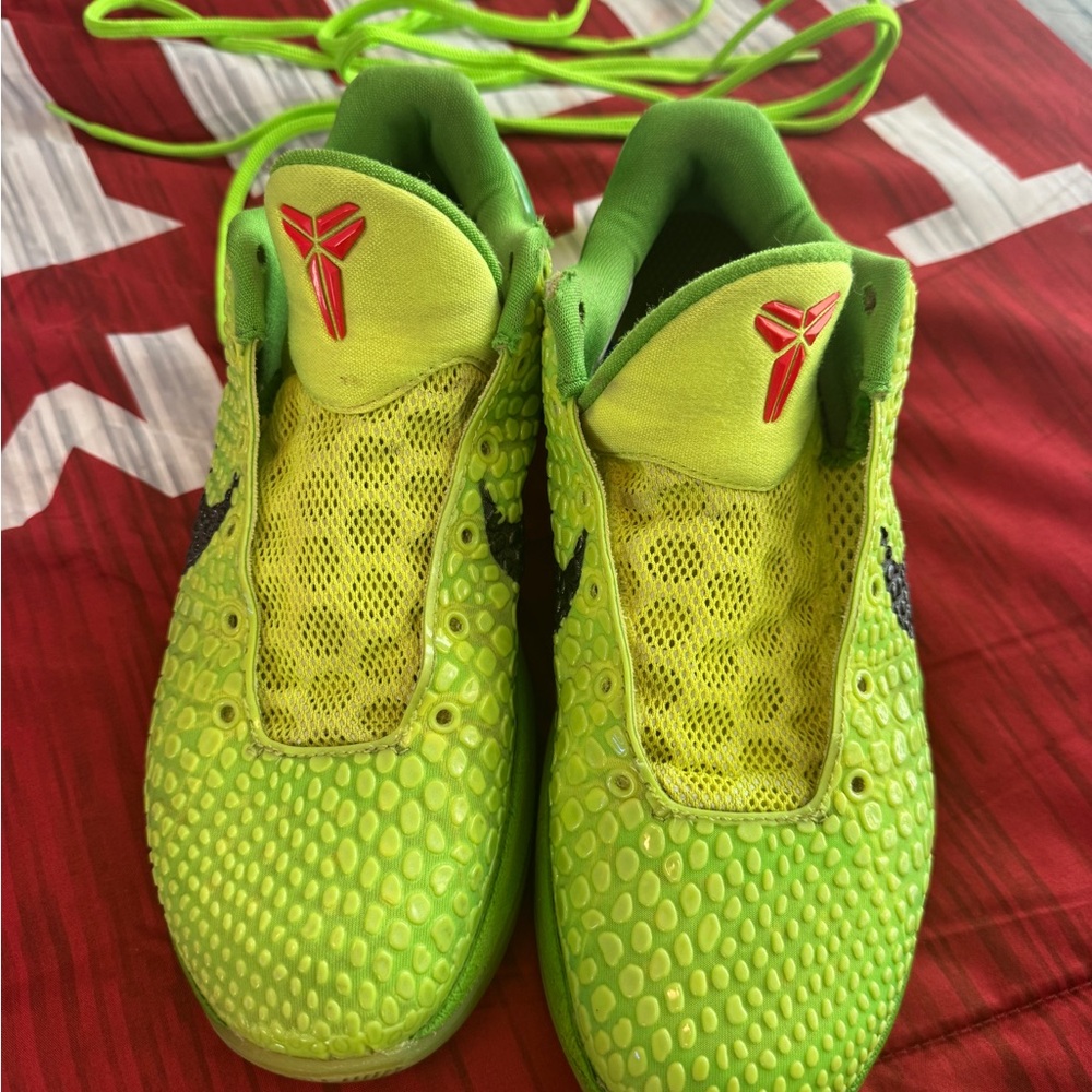 Nike Kobe grinch 5.5